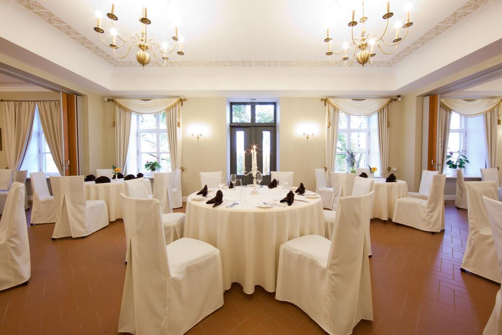 Hotel Skrunda Manor Esterno foto