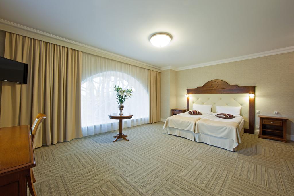 Hotel Skrunda Manor Esterno foto